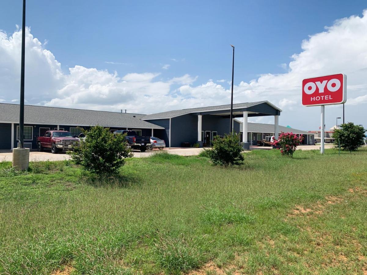 Oyo Hotel Pearsall I-35 West Ngoại thất bức ảnh