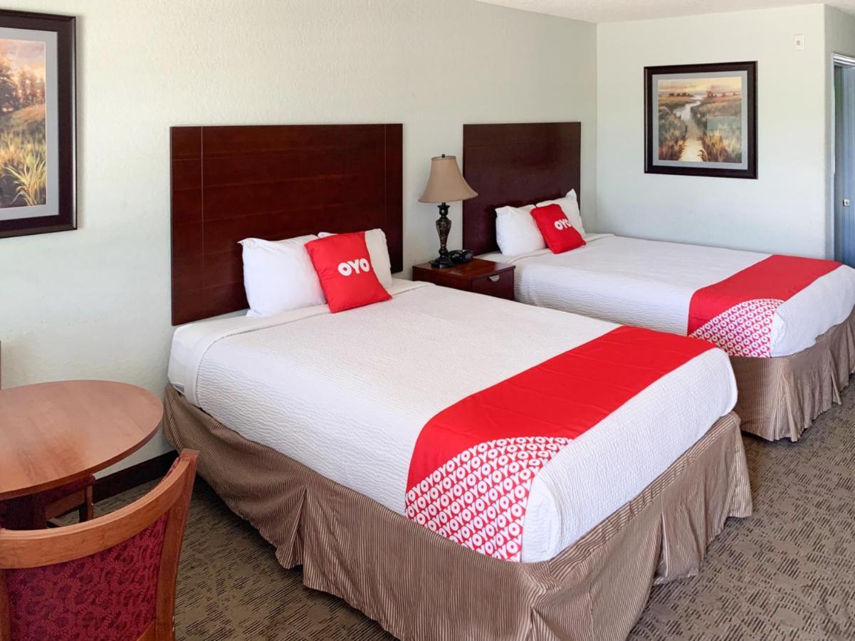 Oyo Hotel Pearsall I-35 West Ngoại thất bức ảnh