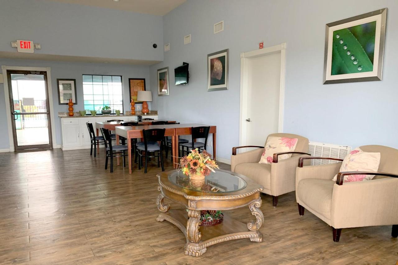 Oyo Hotel Pearsall I-35 West Ngoại thất bức ảnh