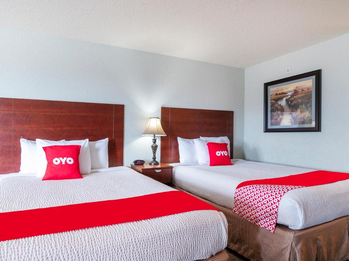 Oyo Hotel Pearsall I-35 West Ngoại thất bức ảnh