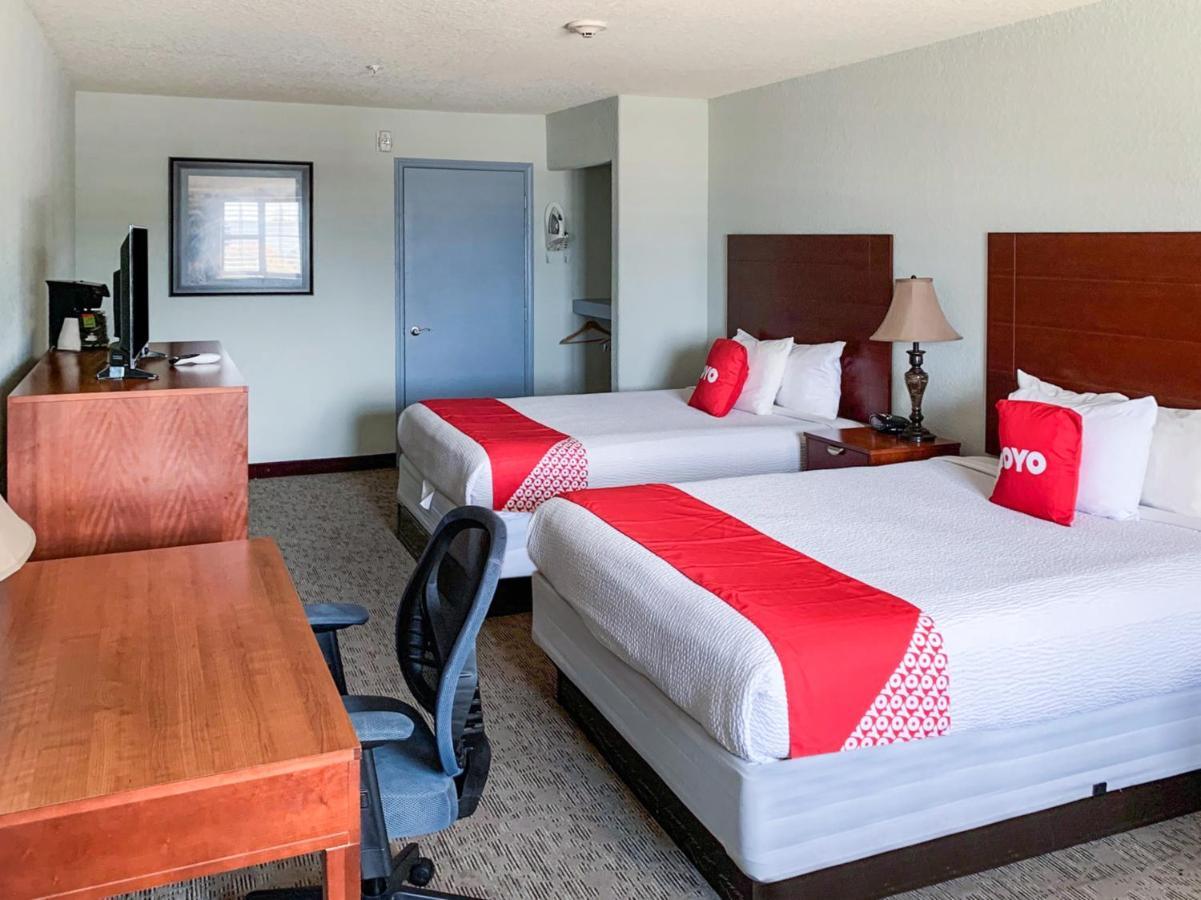 Oyo Hotel Pearsall I-35 West Ngoại thất bức ảnh